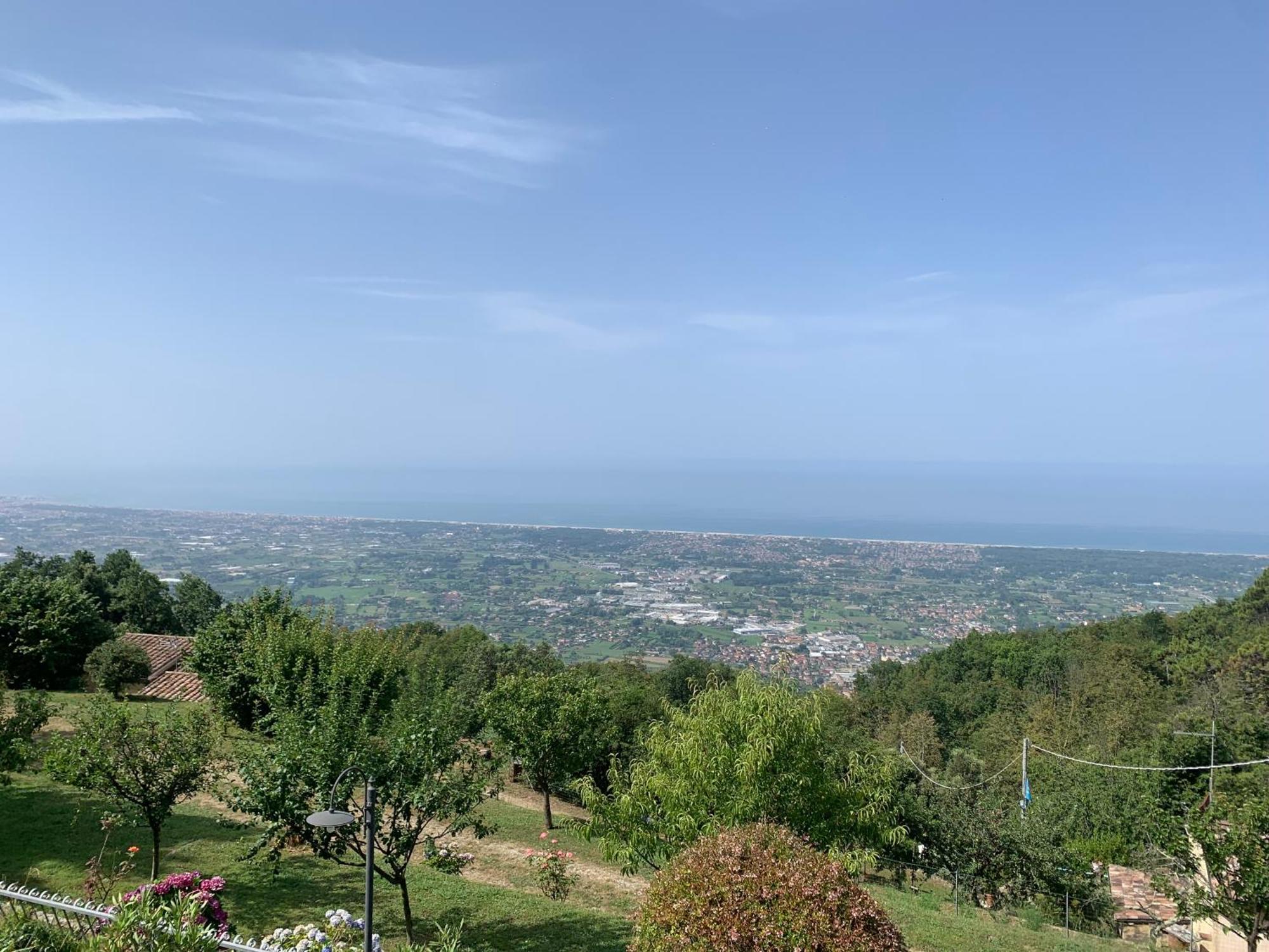 La Terrazza Sulla Versilia Pietrasanta Esterno foto