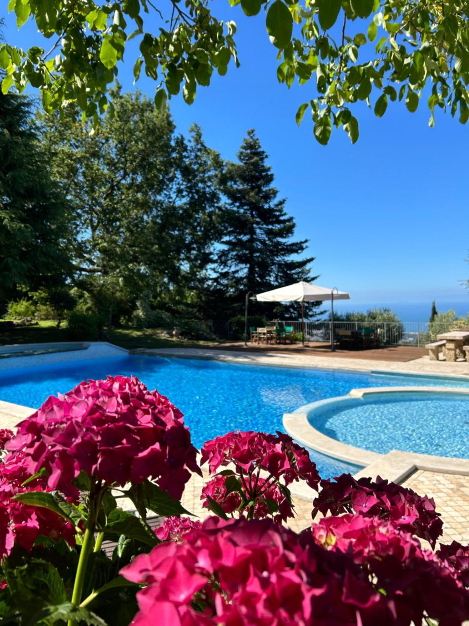 La Terrazza Sulla Versilia Pietrasanta Esterno foto